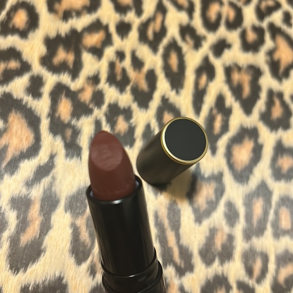 Lip Bundle: Liquid Lipstick, Satin, Matte, Gloss; Red, Orange, Brown Nude - Picture 6 of 6